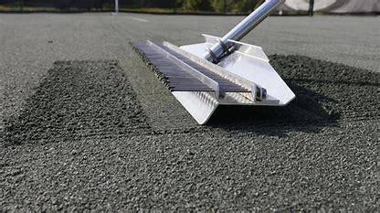 The Agitator 24" Hand Model Gator Rake.
