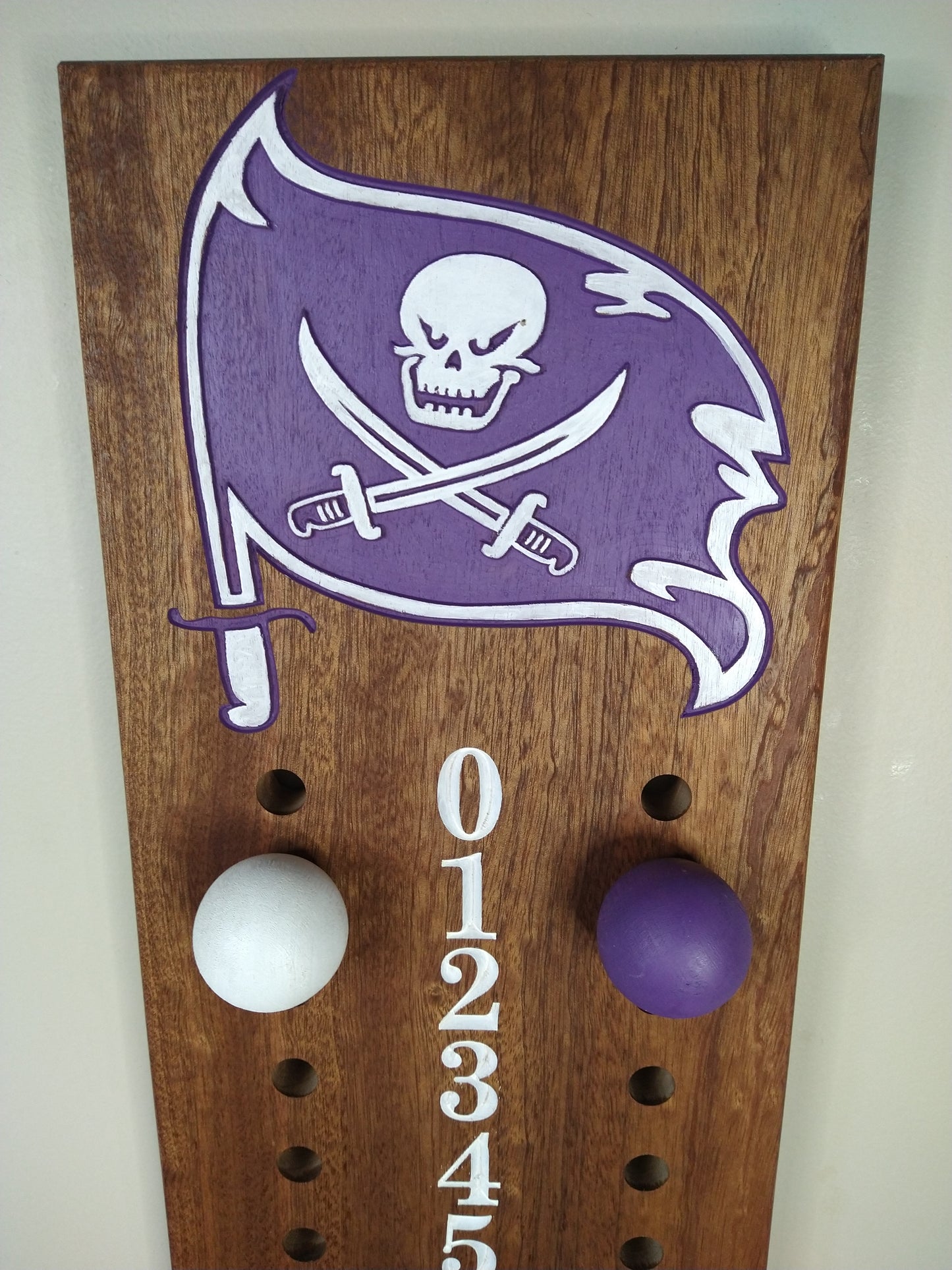Custom colors scoreboard pegs