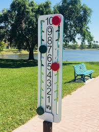 LOVEONE Bocce or pickleball scoreboard.